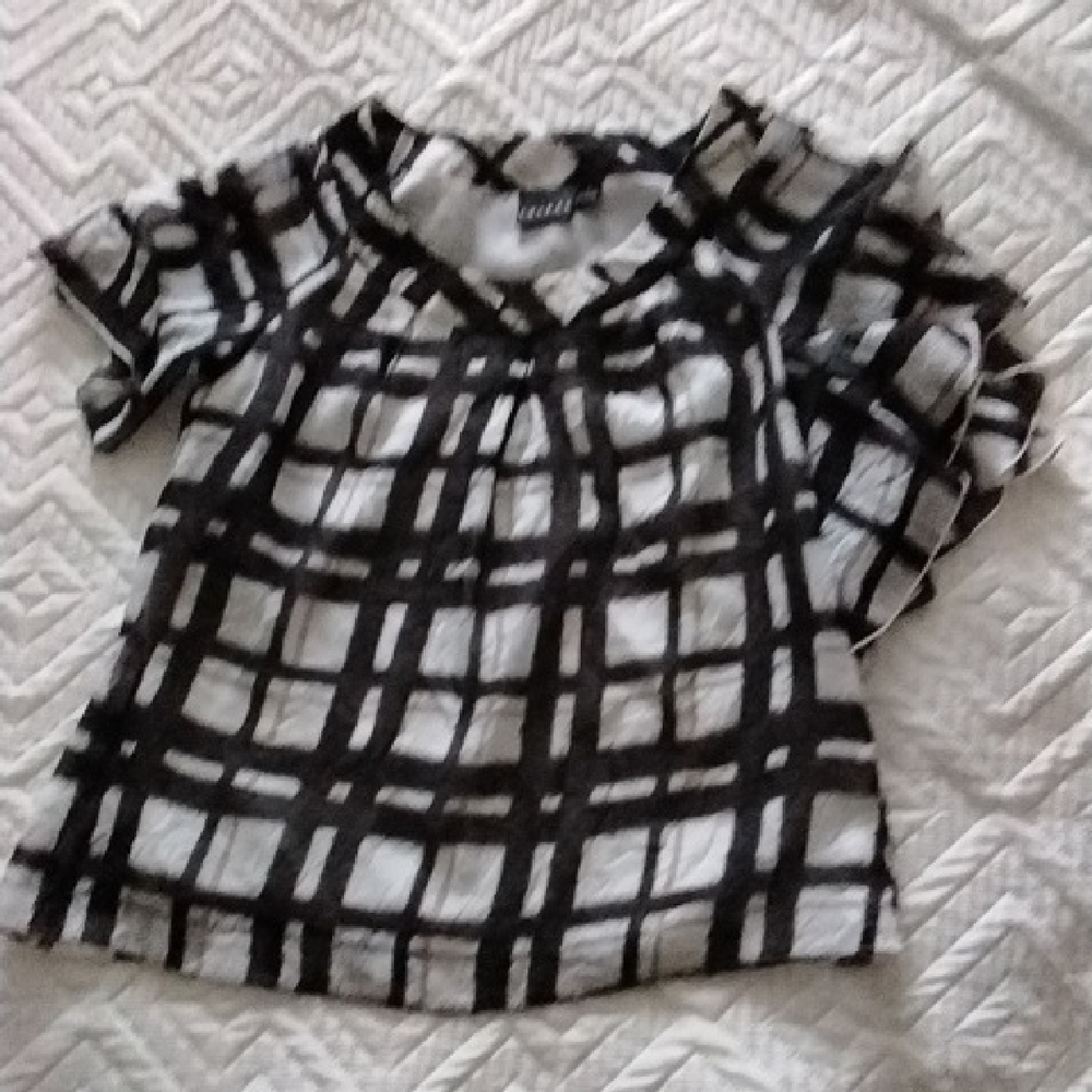Tribal Girls Black and White Plaid Short Sleeve Top